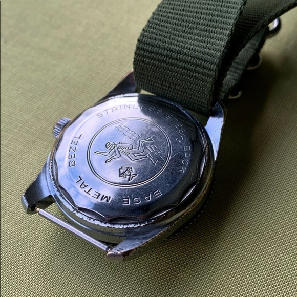 Le Jour Vintage Swiss Skin Dive Watch * Winds, Sets & Runs * ~35-36mm - Picture 3 of 5